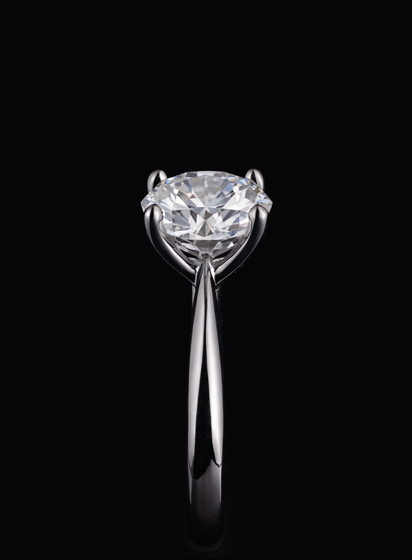 Lumière Solitaire Ring